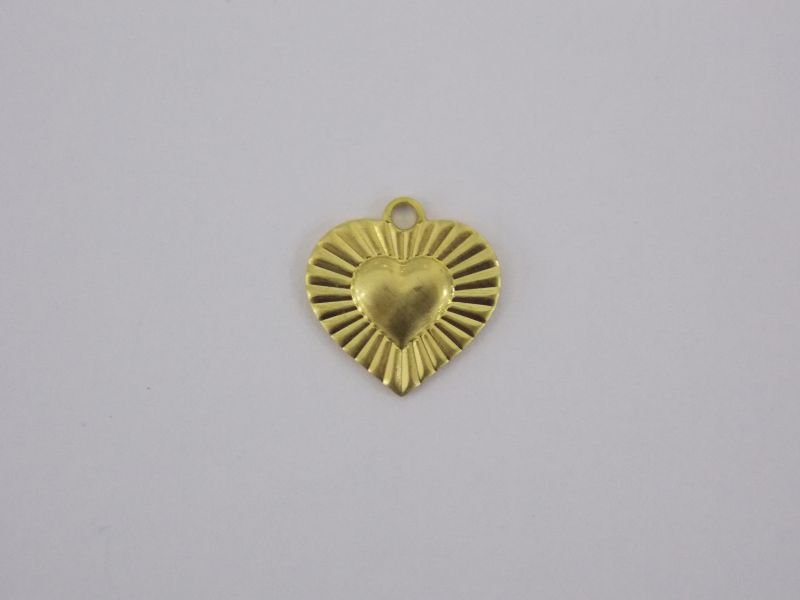 Heart 10m Center Domed Edge Diamond-cut with Bail