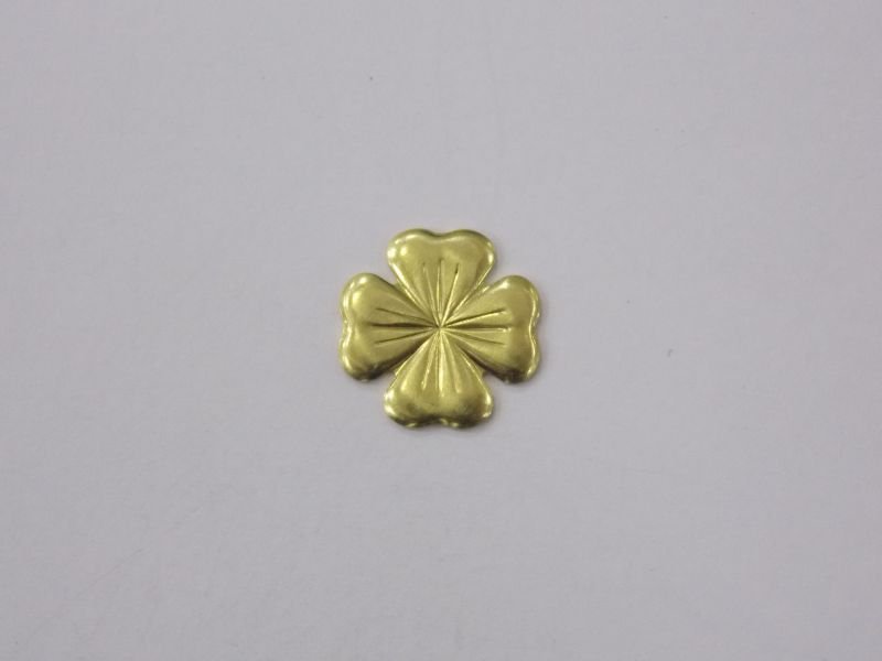 Clover 12mm Solid without Bail Diamond-cut Back