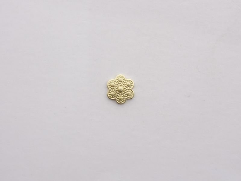 Flower 7mm Stamped Small Balls (new) without Bail