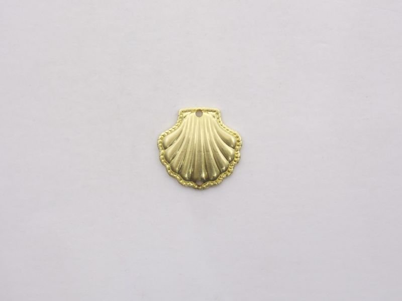 Shell 13mm with 1 Hole Bottom 1 Top Edge Diamond-cut