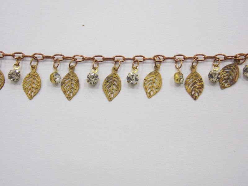Chain with Leaf Large and Point of Light
