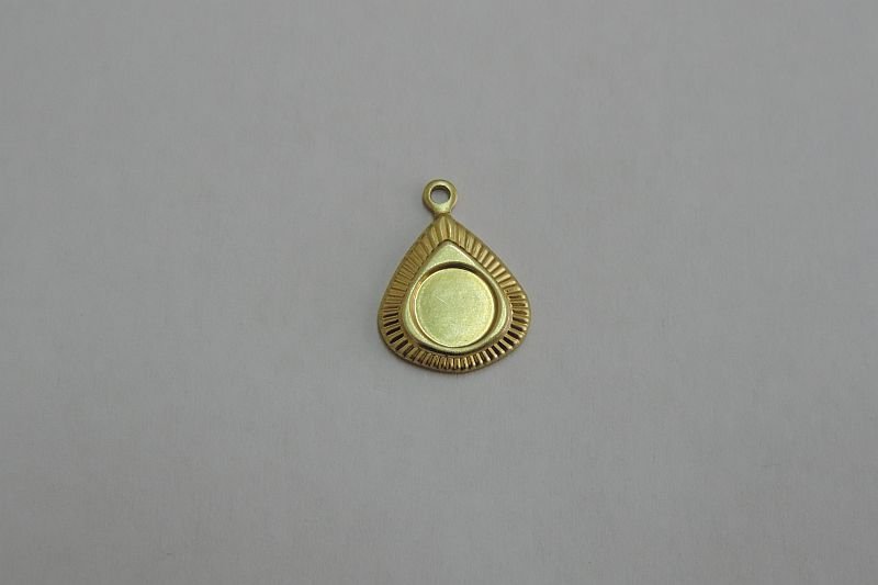 Drop 13mm Edge Diamond-cut for Stone with Bail