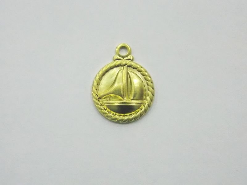 Pendant Medal Boat 11mm with Bail