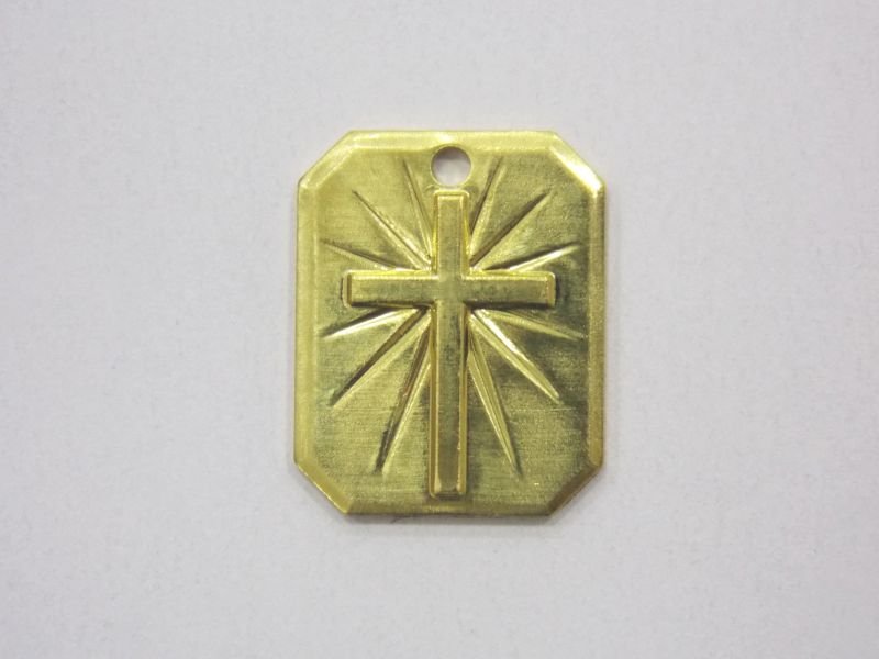 Plate Beveled with Cross and Diamond-cut 15mm with Hole