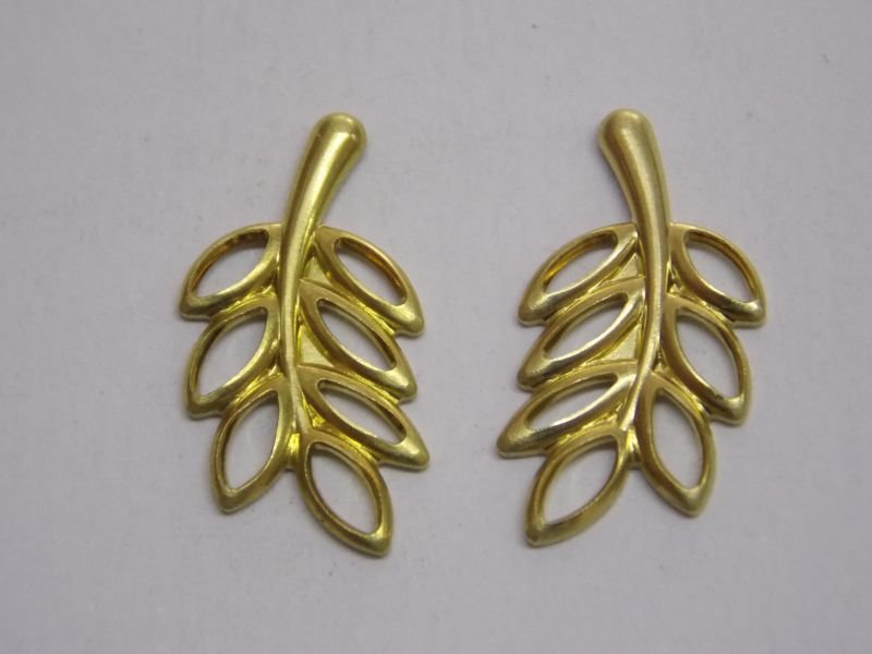 Branch of Leaves 19mm Openwork without Bail with Side