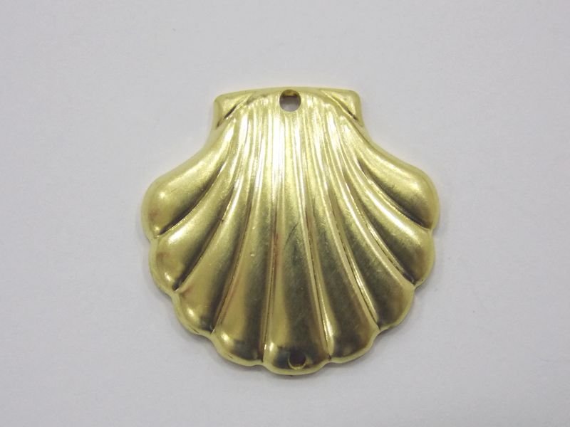 Shell 20mm with 1 Hole Top 1 Bottom