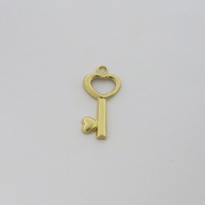 Key with Heart Openwork 17m Half with Bail(separate Lados