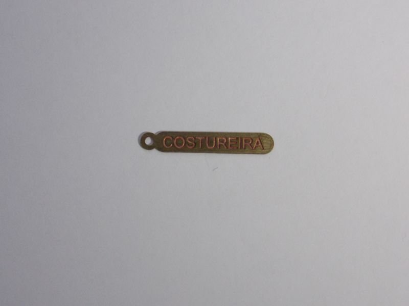 Photo-etched Tag Seamstress 20x3,5mm