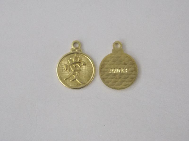 Pendant Round 11mm Love in Japanese