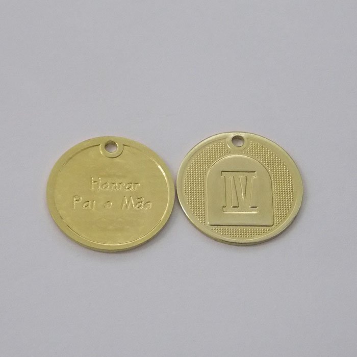 Round 15mm with Commandment Honor Father and Mother