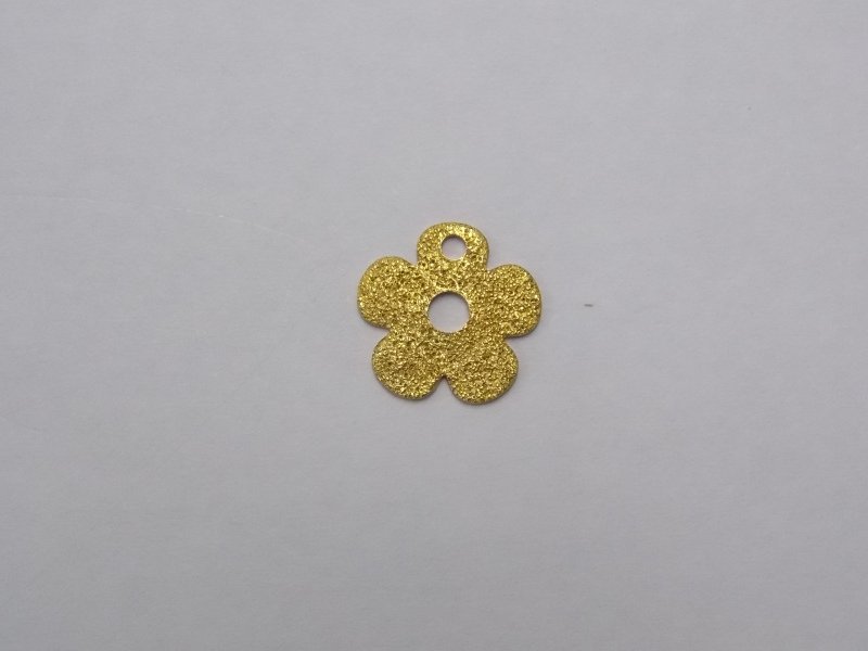 Flower Diamond-cut with Hole in Middle 11mm and Hole Top