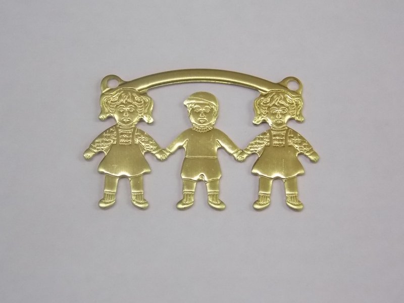Pareo Ring with 2 Girls and 1 Boy with 2 Bail 17x26mm