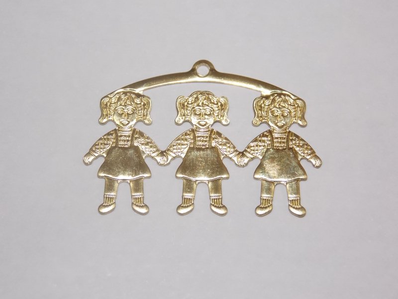 Pareo Ring with 3 Girl with 1 Bail 17x26mm