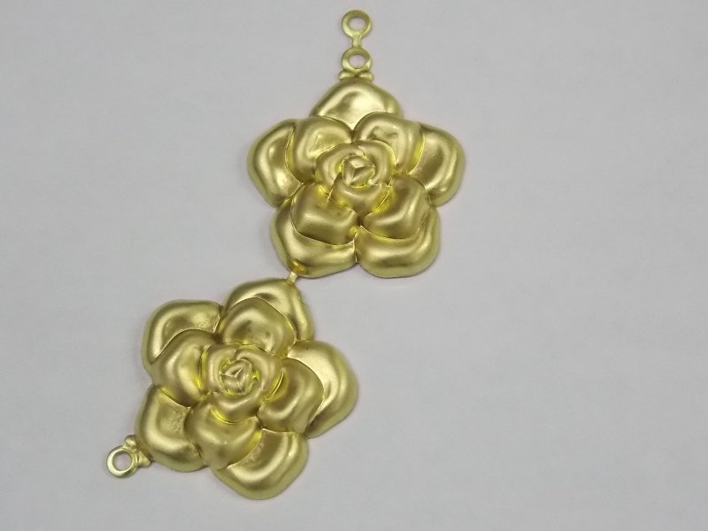 Flower Double 20mm with Petals with 3 Jump Rings