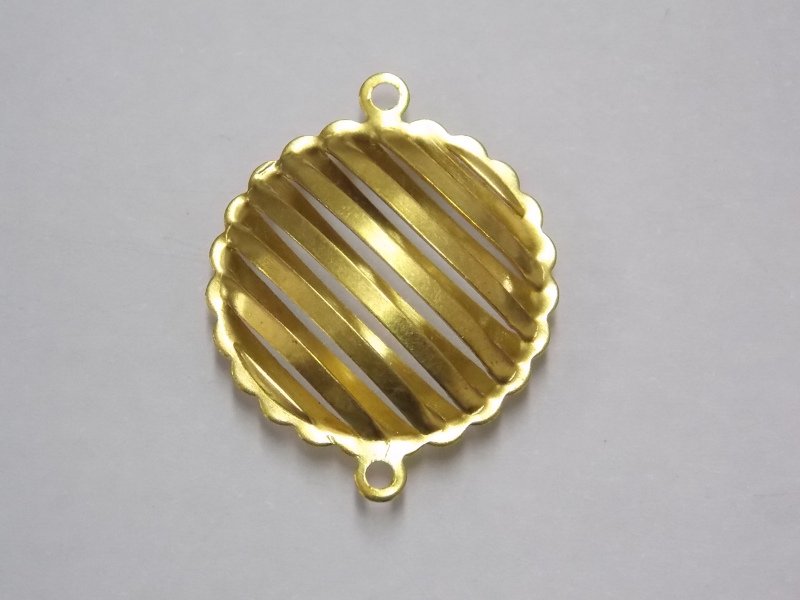 Round 19mm Openwork in Diagonal with 2 Bail