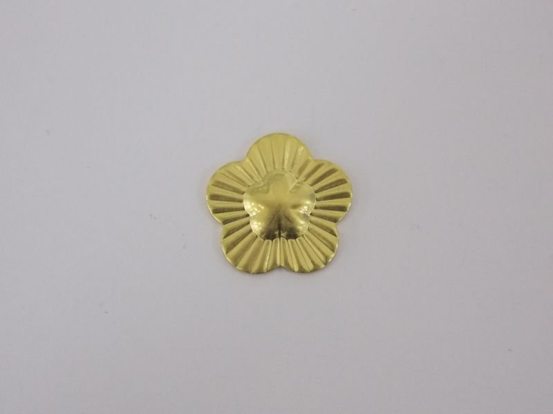 Flower 13mm Center Domed with Edge Diamond-cut without Bail