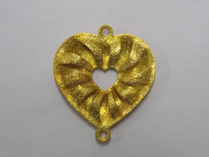 Heart Serrated with Bands Center Openwork 1 Bail Top 1 Bottom 25mm